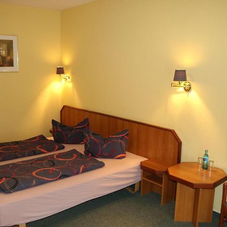 Stadthotel Brandenburger Hof นอยรุพพิน ภายนอก รูปภาพ