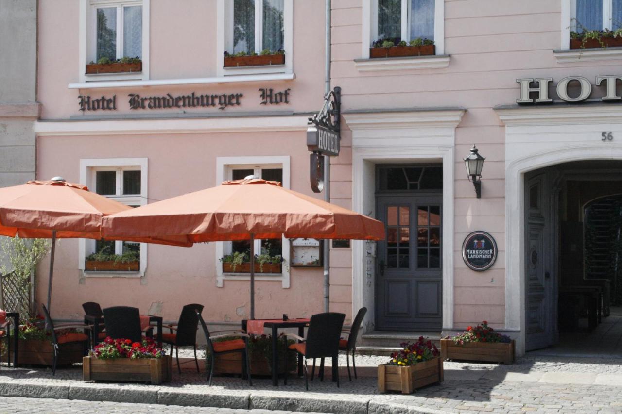 Stadthotel Brandenburger Hof นอยรุพพิน ภายนอก รูปภาพ