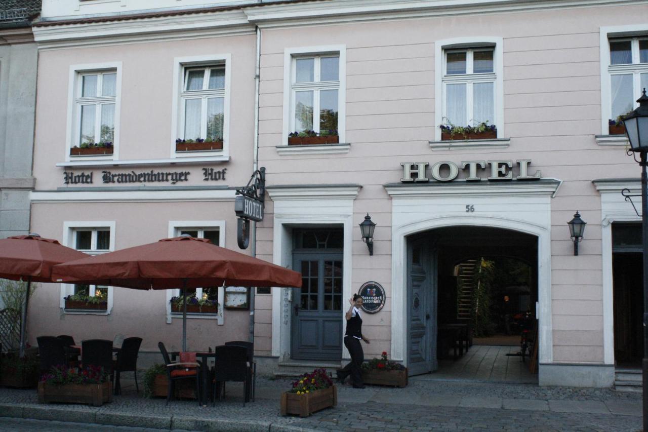 Stadthotel Brandenburger Hof นอยรุพพิน ภายนอก รูปภาพ