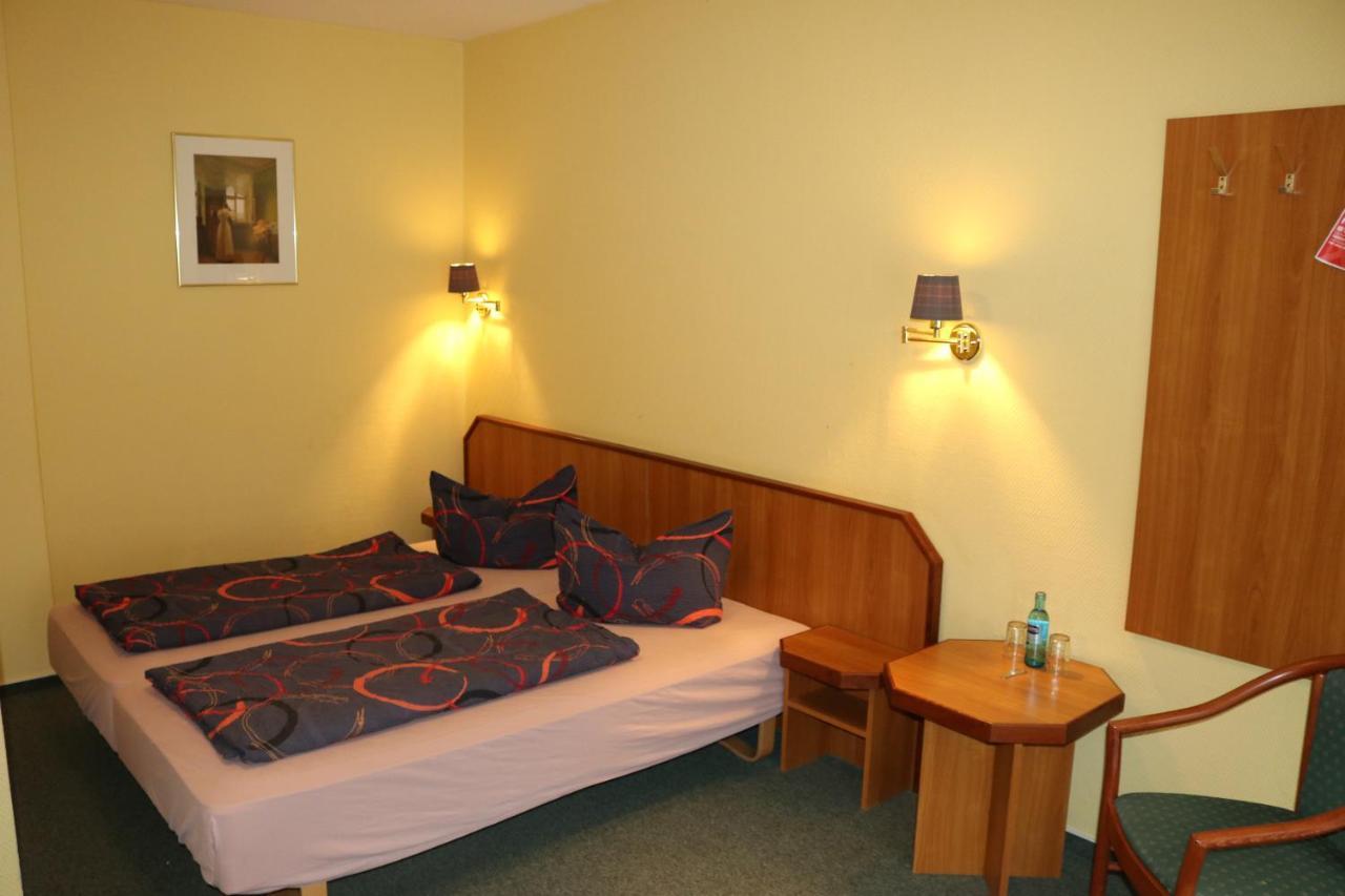 Stadthotel Brandenburger Hof นอยรุพพิน ภายนอก รูปภาพ