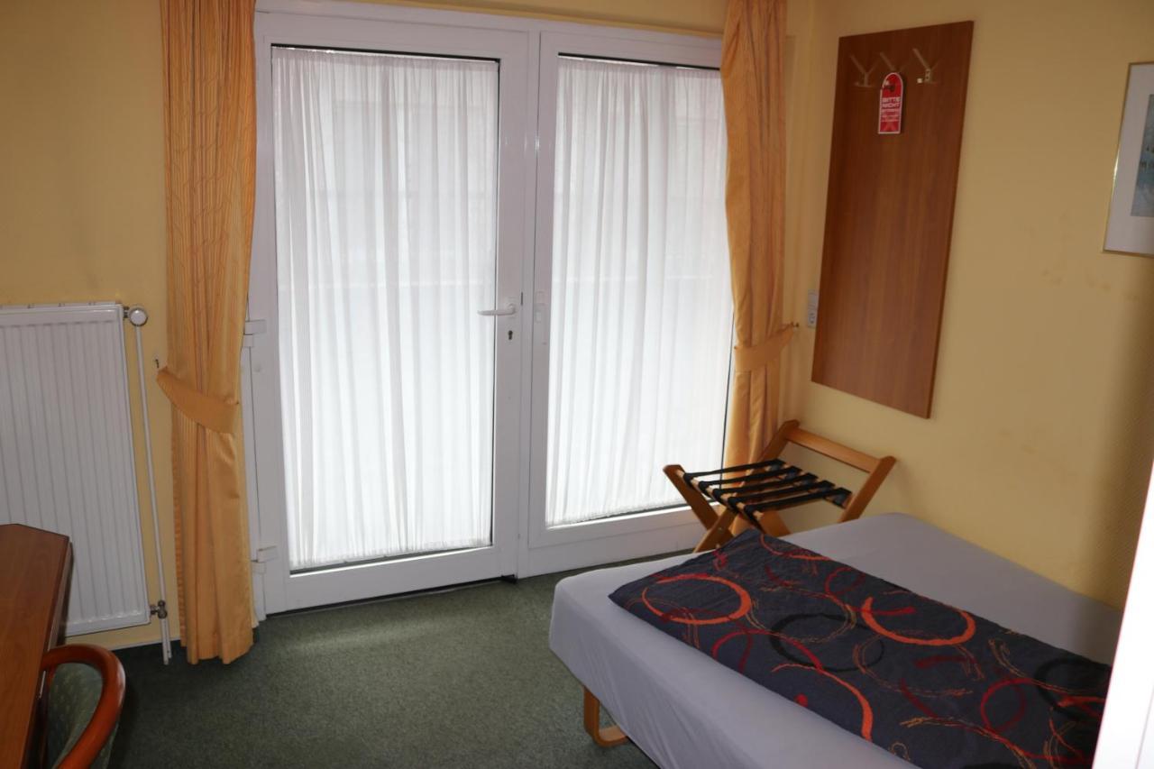 Stadthotel Brandenburger Hof นอยรุพพิน ภายนอก รูปภาพ