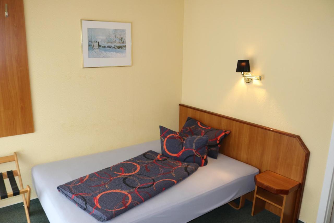 Stadthotel Brandenburger Hof นอยรุพพิน ภายนอก รูปภาพ
